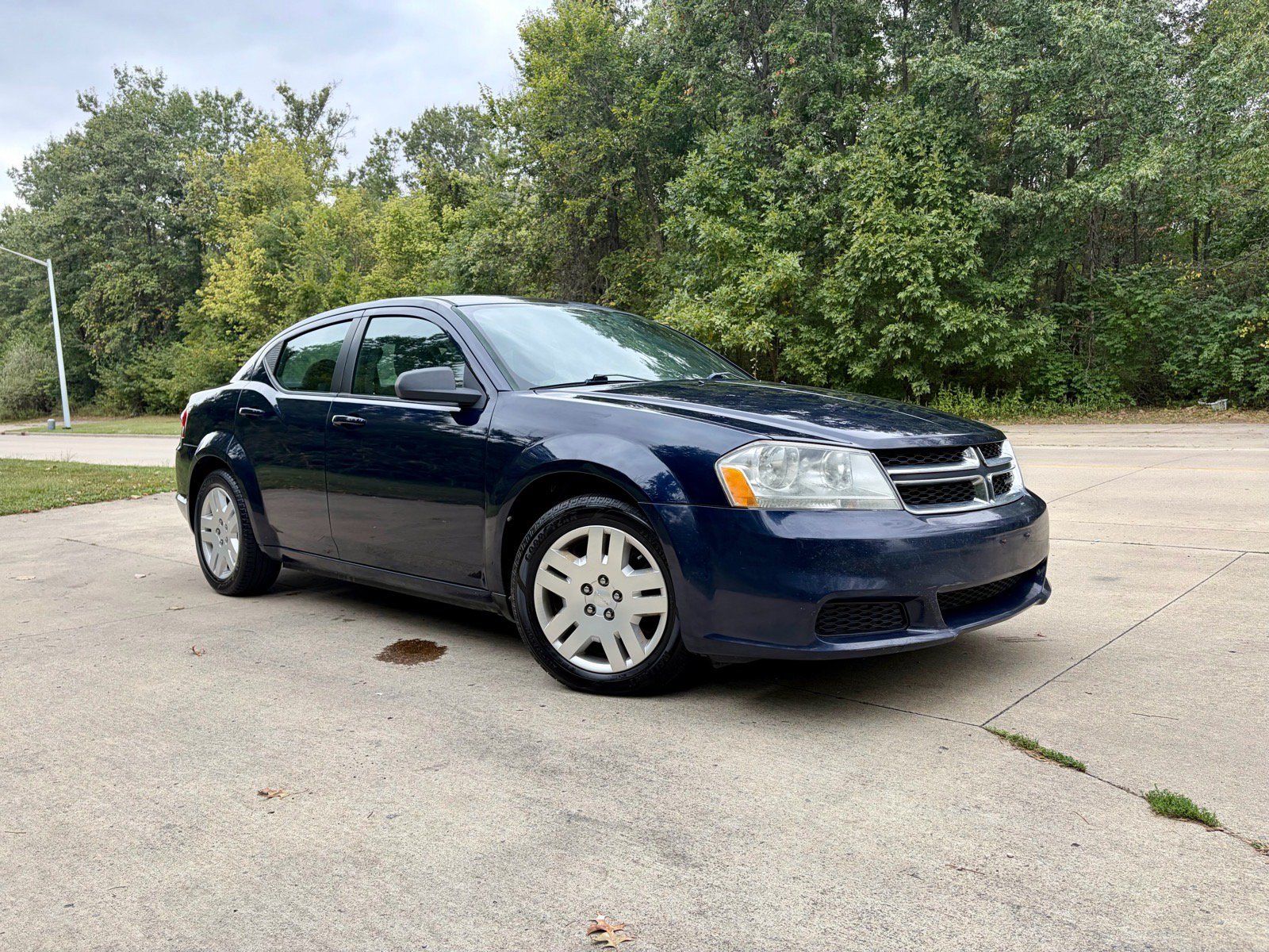 Used 2013 Dodge Avenger SE FWD image 1