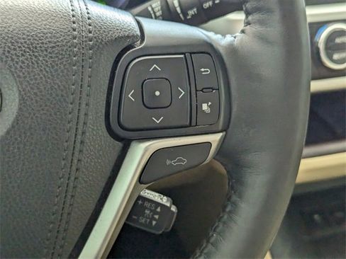 Used 2015 Toyota Highlander Limited image 27