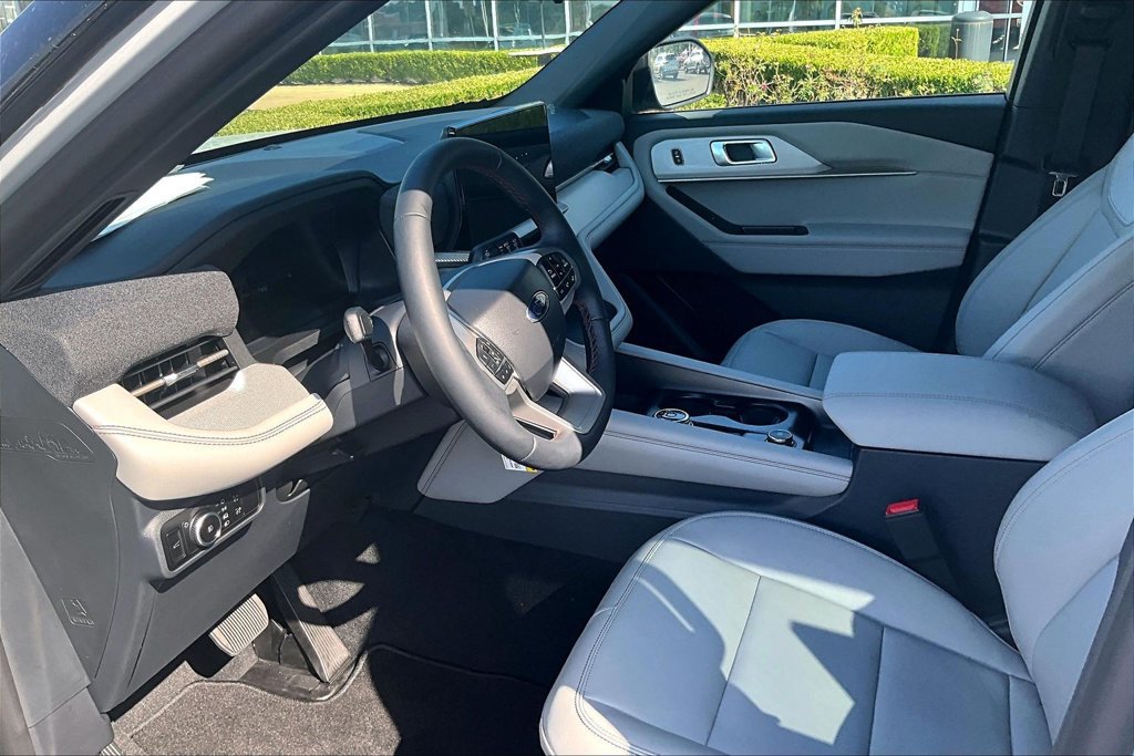 New 2027 Ford Explorer Active w/ Active Comfort Package RWD image 9