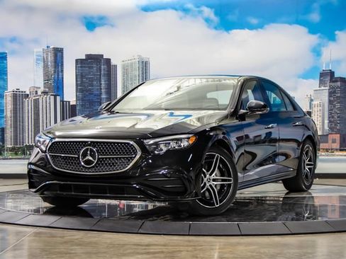 Used 2026 Mercedes-Benz E 350 4MATIC Sedan image 2