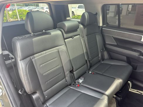 Used 2024 Hyundai Santa Fe Limited FWD image 34