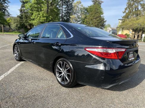 Used 2015 Toyota Camry XSE w/ Moonroof Package FWD image 7