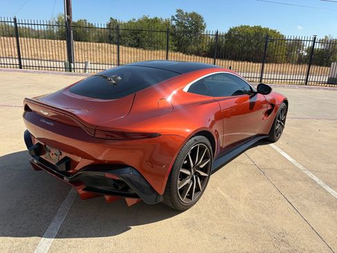 Used 2019 Aston Martin V8 Vantage Coupe RWD image 4