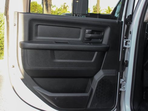 Used 2020 RAM 5500 Tradesman w/ Chrome Appearance Group image 35