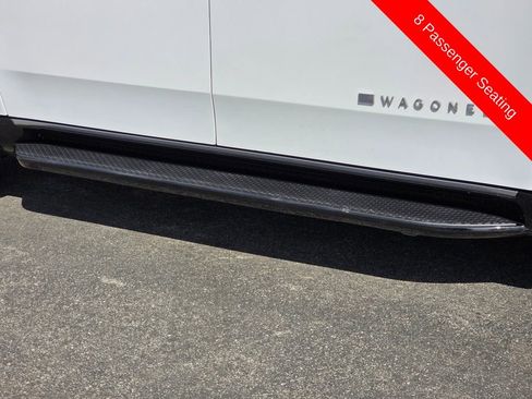 Certified 2024 Jeep Wagoneer L Series III w/ Flexible Seating Group image 10