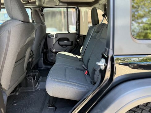 Used 2025 Jeep Wrangler Unlimited Sport AWD/4WD image 19