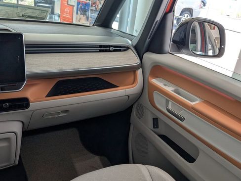 New 2025 Volkswagen ID. Buzz 1st Edition image 19