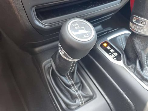 Used 2018 Jeep Wrangler Unlimited Sahara w/ Cold Weather Group AWD/4WD image 33