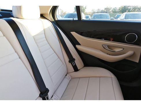 Used 2023 Mercedes-Benz E 450 4MATIC Sedan image 13