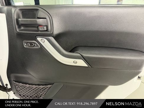 Used 2016 Jeep Wrangler Unlimited Sahara AWD/4WD image 45