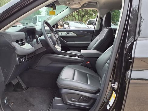 New 2026 Ford Explorer Active w/ Active Comfort Package RWD image 18