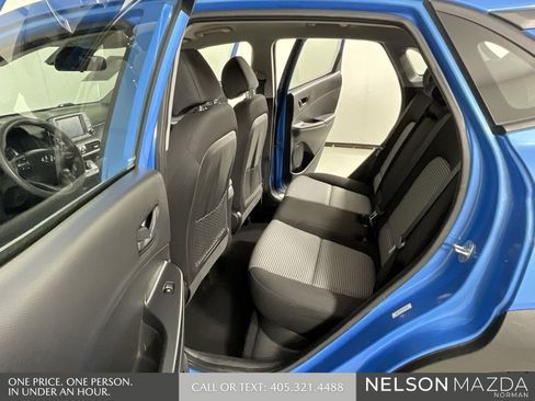 Used 2021 Hyundai Kona SE image 13