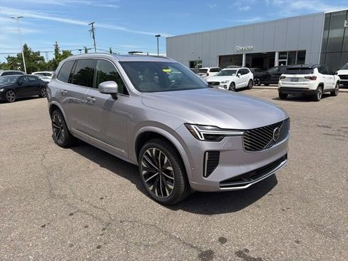 Used 2026 Volvo XC90 B5 Plus w/ Protection Package Premier AWD/4WD image 3