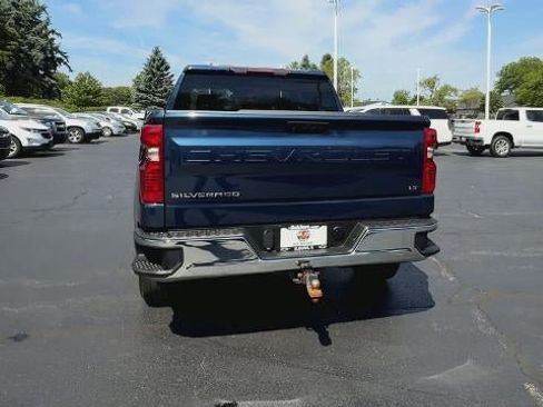 Used 2023 Chevrolet Silverado 1500 LT AWD/4WD image 7