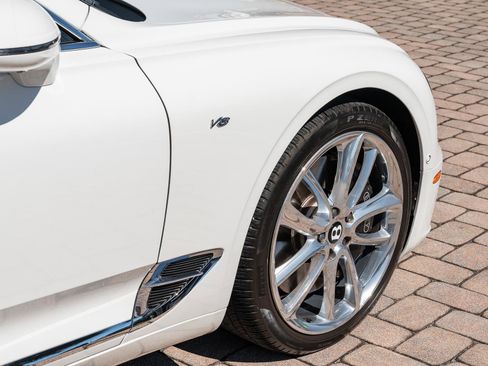 Used 2022 Bentley Continental GT image 11
