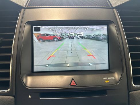Used 2016 Ford Taurus Limited FWD image 30
