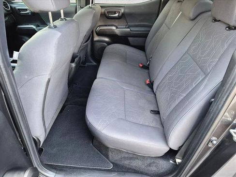 Used 2019 Toyota Tacoma TRD Off-Road AWD/4WD image 17