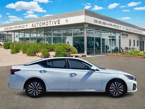 Used 2023 Nissan Altima 2.5 SV image 7