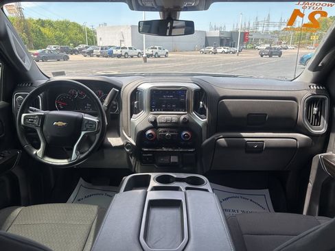 Used 2021 Chevrolet Silverado 1500 LT image 18