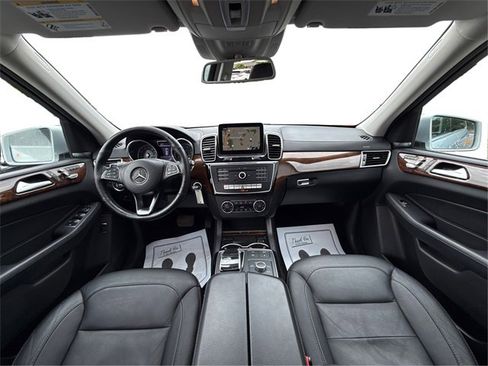 Used 2018 Mercedes-Benz GLS 450 4MATIC image 32