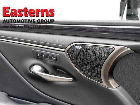 Used 2019 Lexus ES 350 Ultra Luxury w/ Accessory Package FWD image 22