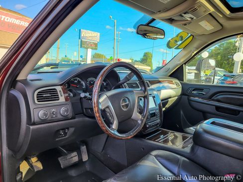 Used 2013 GMC Sierra 2500 Denali w/ Suspension Package, Off-Road image 11