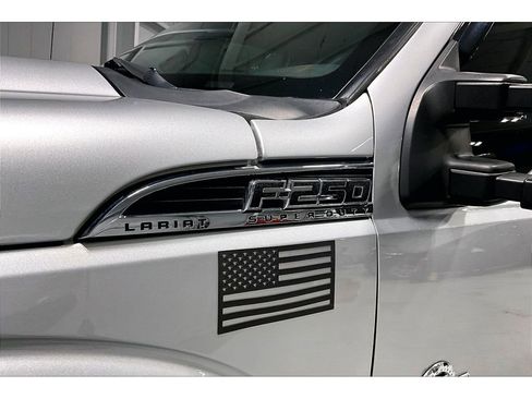 Used 2015 Ford F250 Lariat w/ Chrome Package image 9