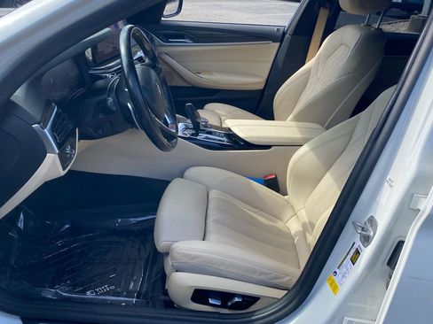 Used 2021 BMW 530i w/ Convenience Package RWD image 5