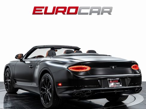 Used 2022 Bentley Continental GT image 4