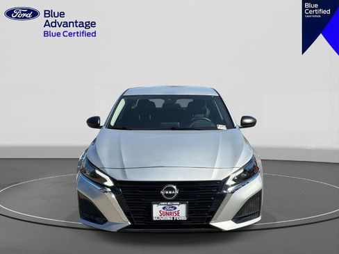 Used 2024 Nissan Altima 2.5 SV FWD image 3