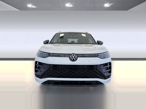 New 2026 Volkswagen Tiguan SE R-Line FWD image 6