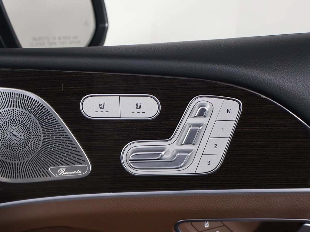 Used 2024 Mercedes-Benz GLE 450 4MATIC w/ AMG Line Exterior image 35