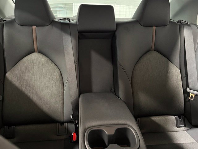 Used 2020 Toyota Camry LE w/ Convenience Package FWD image 12