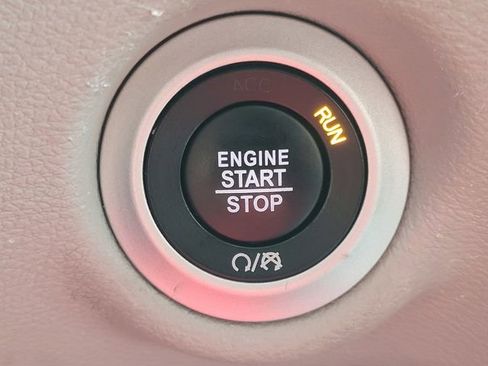 Used 2022 Chrysler Pacifica Touring-L image 23