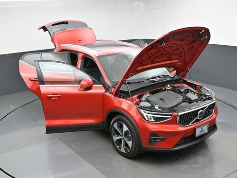 Used 2023 Volvo XC40 B4 Plus w/ Driver Assist Package FWD image 47