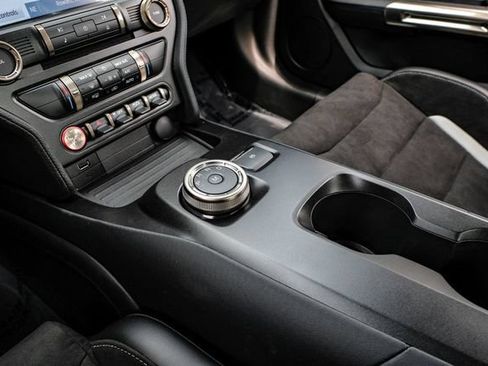 Used 2020 Ford Mustang Shelby GT500 w/ Carbon Fiber Track Pack RWD image 28