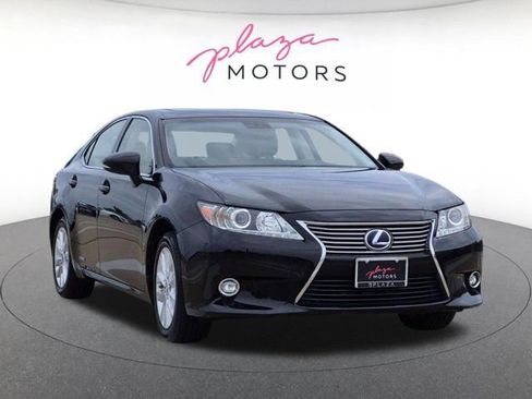 Used 2014 Lexus ES 300h w/ Luxury Package w/Bamboo Trim FWD image 3