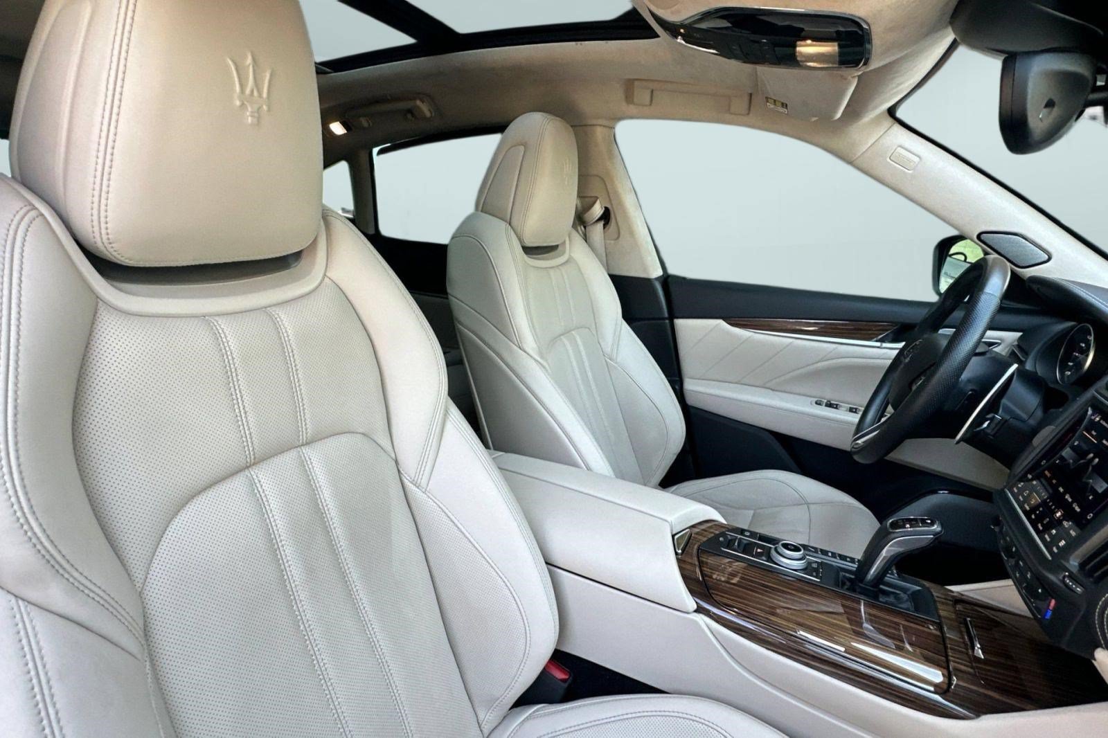 Used 2022 Maserati Levante Modena S AWD/4WD image 27