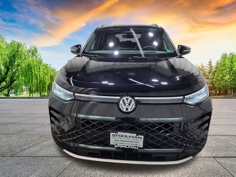 New 2025 Volkswagen Tiguan SEL R-Line image 9