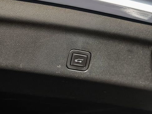 Used 2024 GMC Yukon XL Denali AWD/4WD image 66
