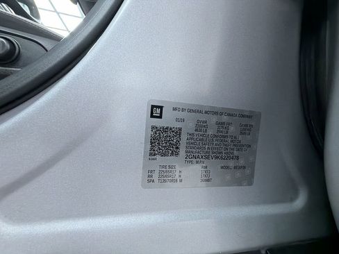 Used 2019 Chevrolet Equinox LS w/ LS Convenience Package AWD/4WD image 23
