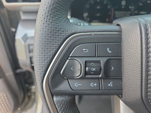 Used 2025 Toyota Tacoma TRD Off-Road AWD/4WD image 17
