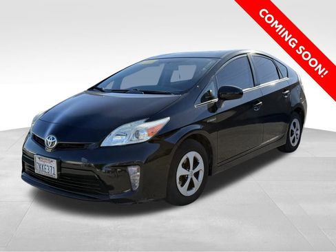 Used 2015 Toyota Prius Two image 1