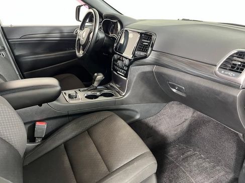 Used 2019 Jeep Grand Cherokee Laredo AWD/4WD image 45