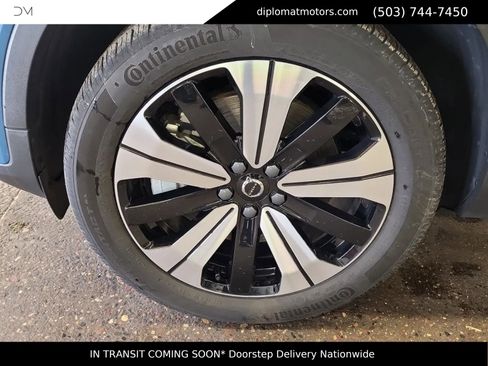 Used 2023 Volvo XC40 Recharge Core image 3