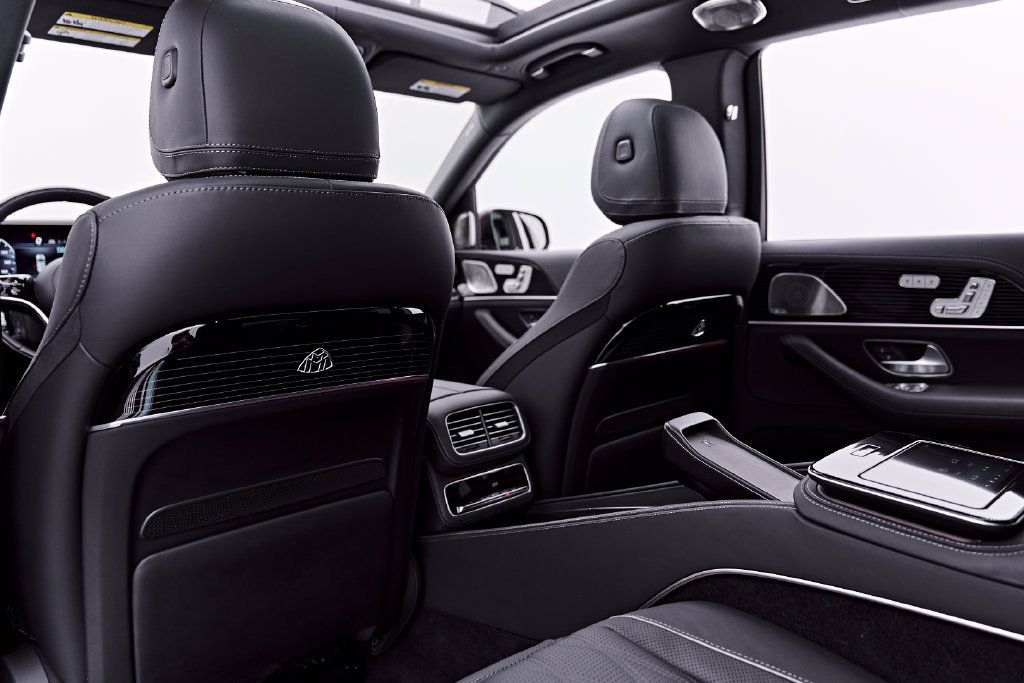 Used 2024 Mercedes-Benz Maybach GLS 600 4MATIC image 47
