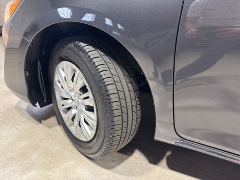 Used 2014 Toyota Camry LE FWD image 3