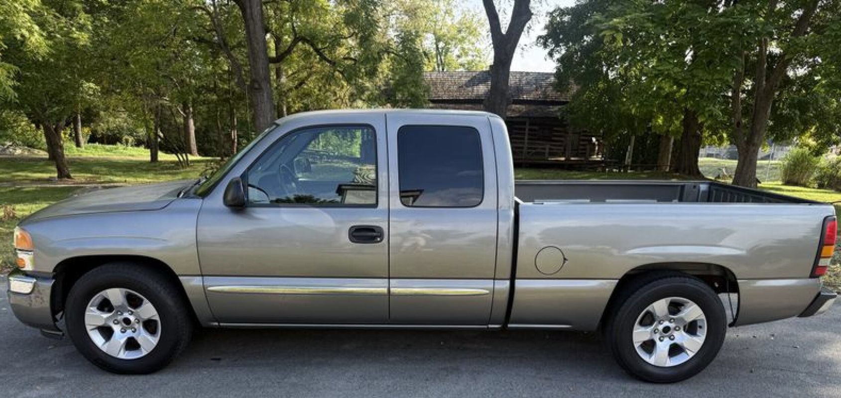 Used 2007 GMC Sierra 1500 SLE w/ Extended Cab Value Package RWD image 10