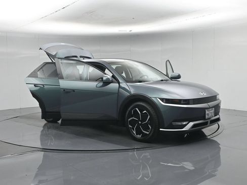 Used 2024 Hyundai Ioniq 5 SEL RWD image 34