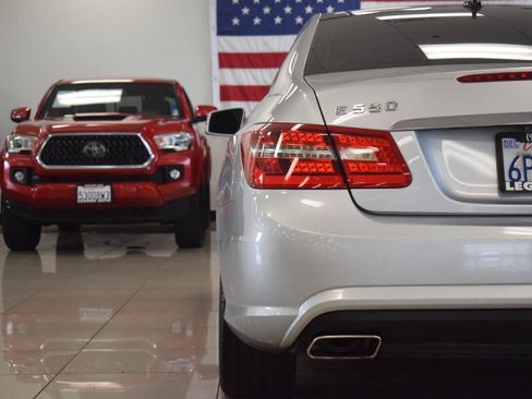Used 2011 Mercedes-Benz E 550 Coupe image 18